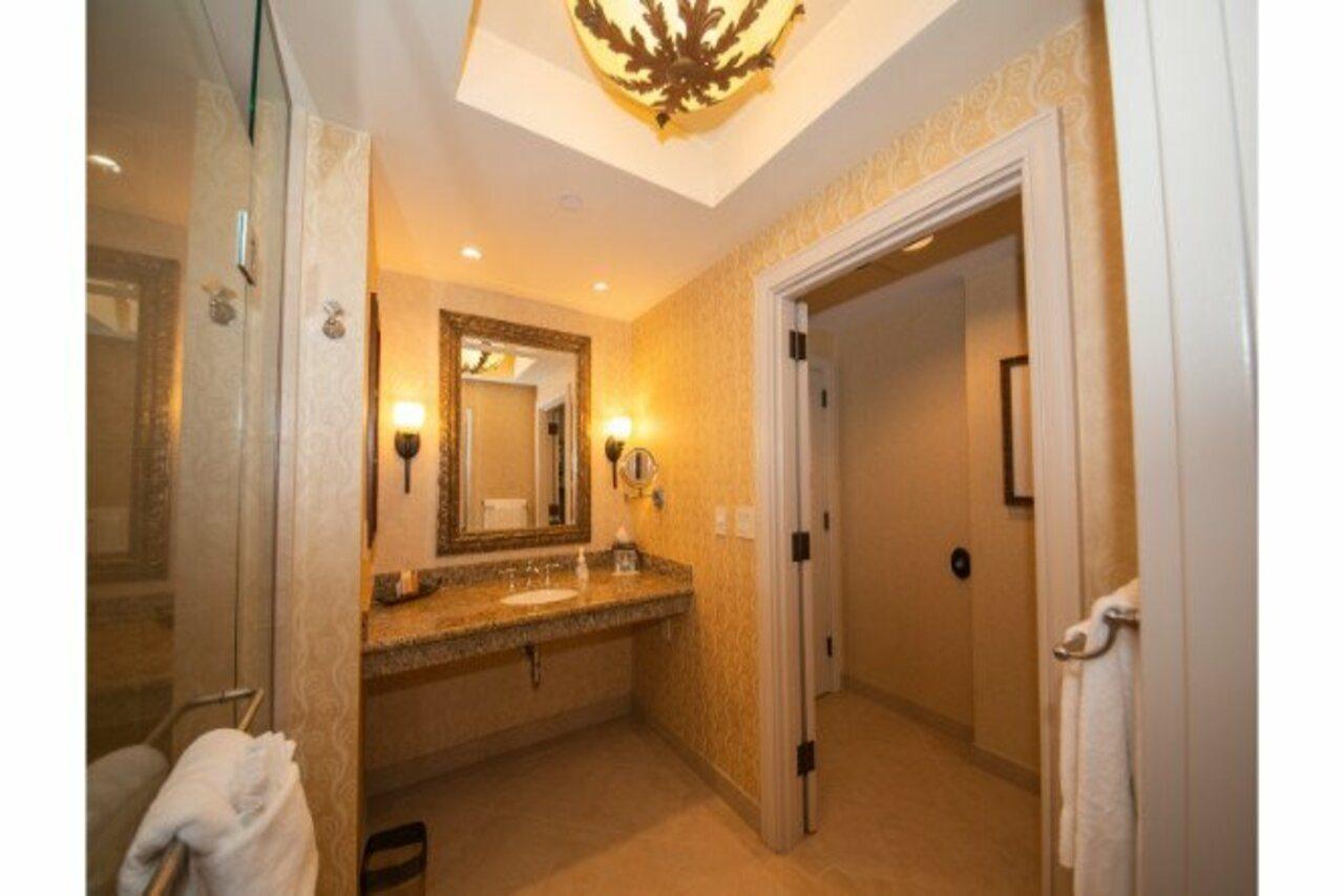 Argosy Casino Hotel & Spa Riverside Екстериор снимка