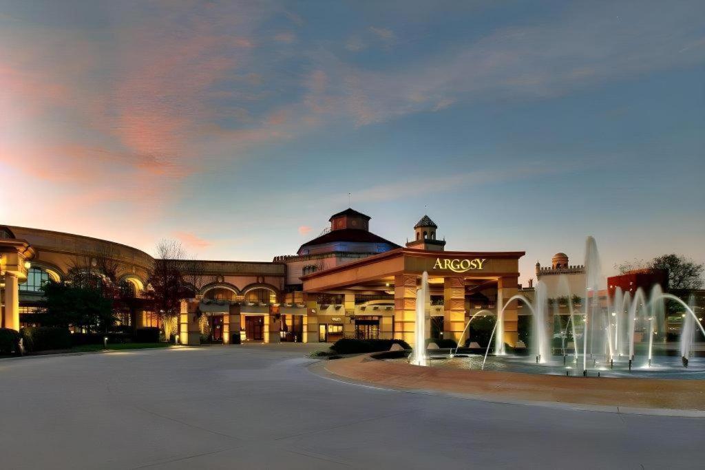 Argosy Casino Hotel & Spa Riverside Екстериор снимка