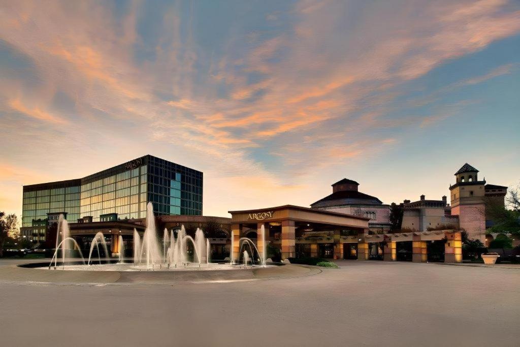 Argosy Casino Hotel & Spa Riverside Екстериор снимка