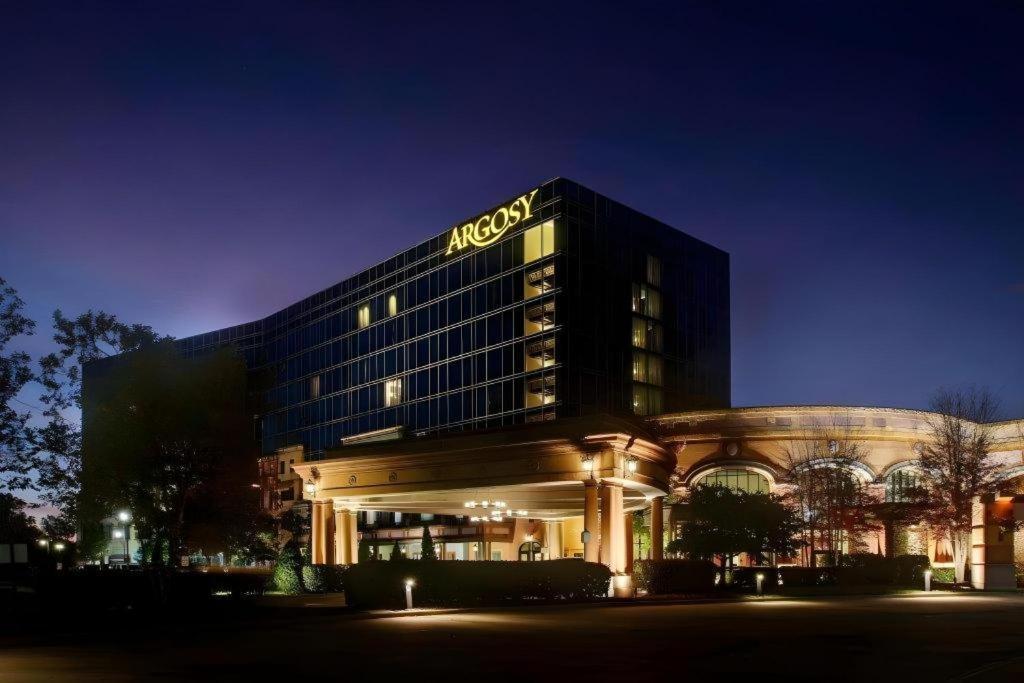 Argosy Casino Hotel & Spa Riverside Екстериор снимка