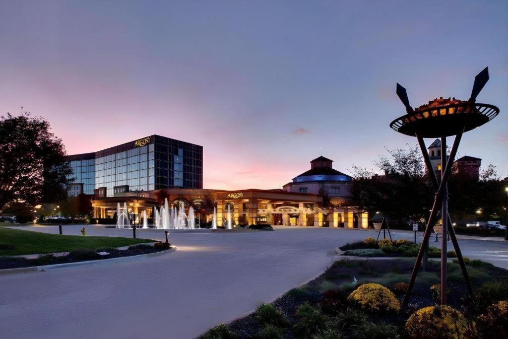Argosy Casino Hotel & Spa Riverside Екстериор снимка